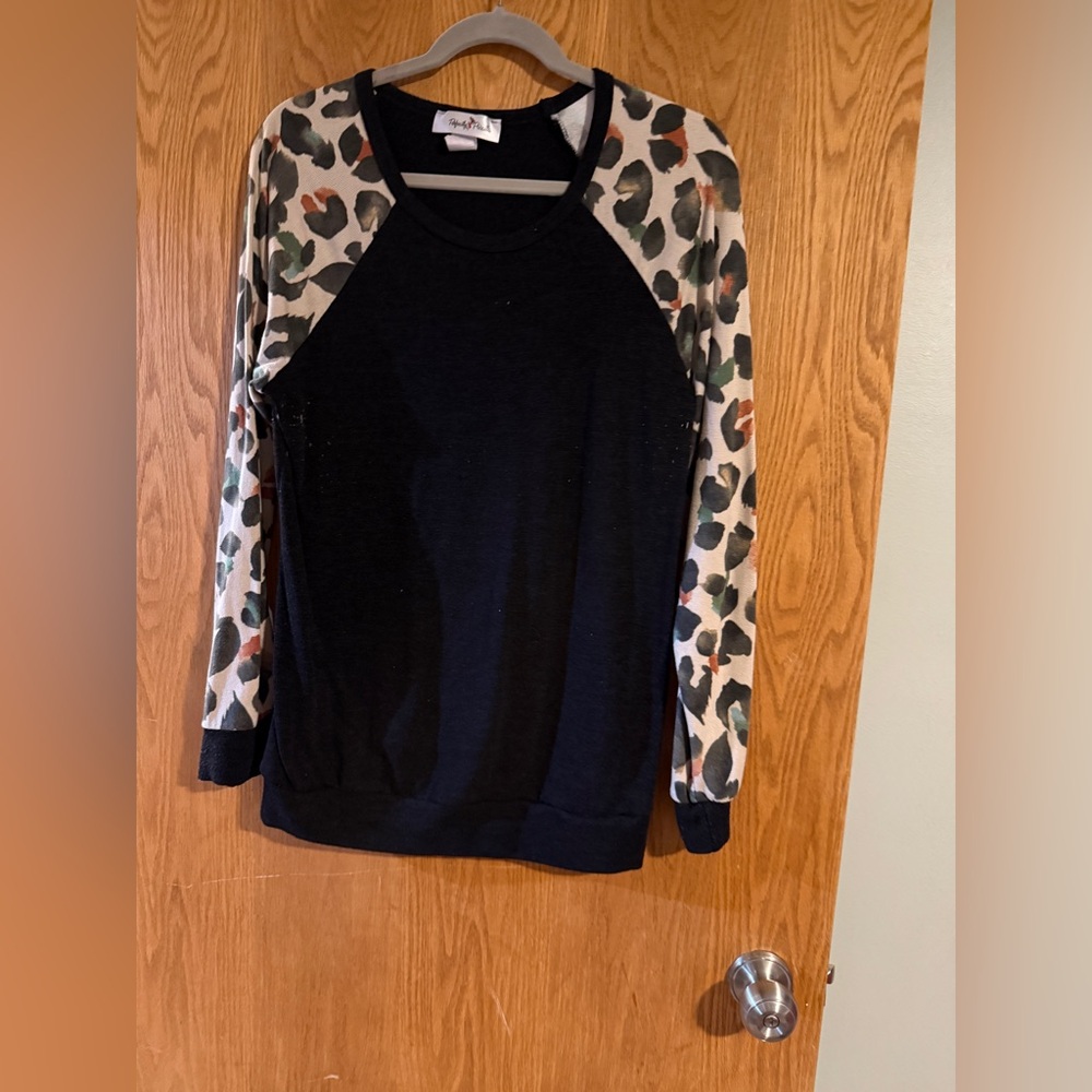 Chic Black and Leopard Print Women's Sweatshirt
